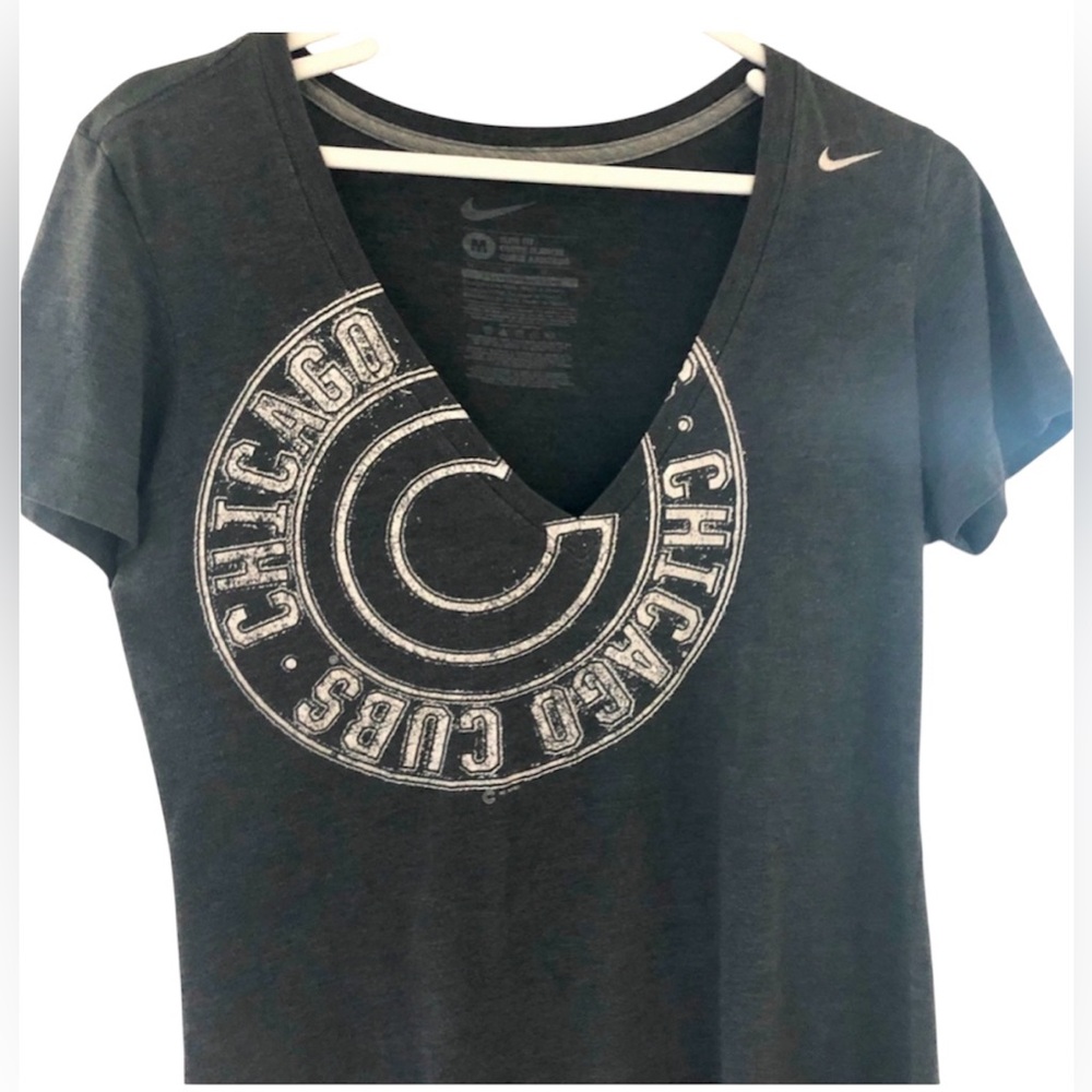 NIKE Chicago Cubs T-shirt Women’s Sz. M